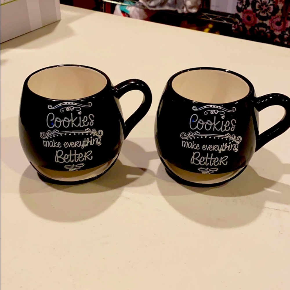 Set of Avon Cookies 🍪 and milk 🥛 mugs